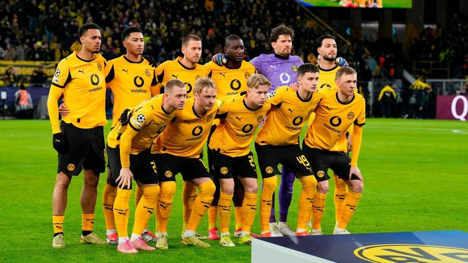 Equipa do Borussia Dortmund antes da partida