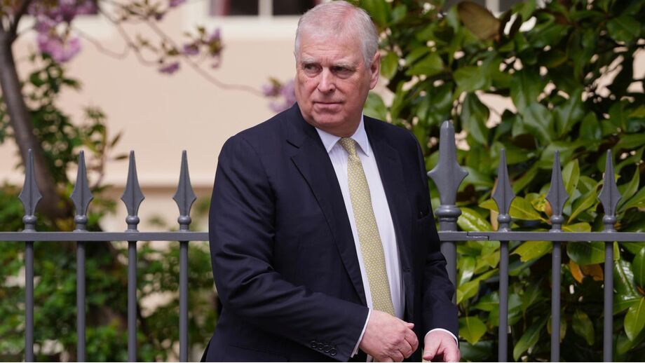 Ex-príncipe André foi detido esta manhã por suspeita de má conduta em cargo público