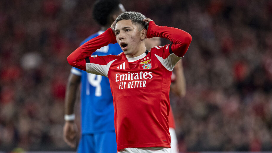 Camisola usada por Prestianni no Benfica-Real Madrid em leilão