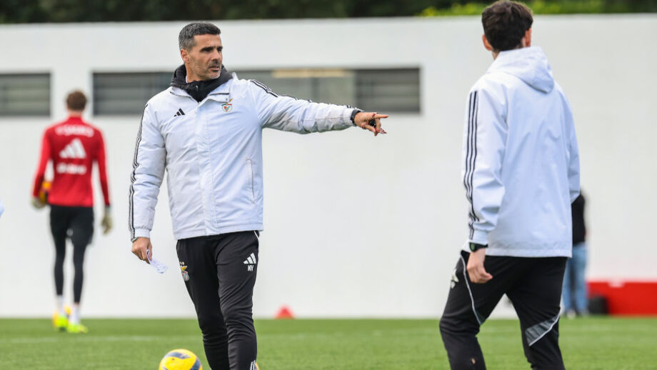 Nélson Veríssimo nos treinos antes da deslocação a Torres Vedras