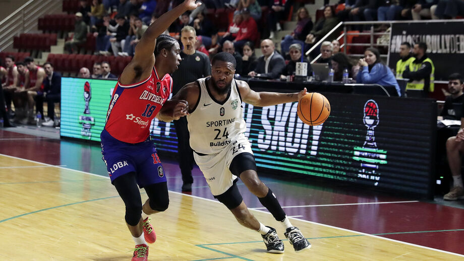 Malik Morgan no Sporting-Oliveirense