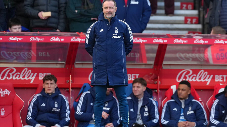 Vítor Pereira no banco do Nottingham Forest