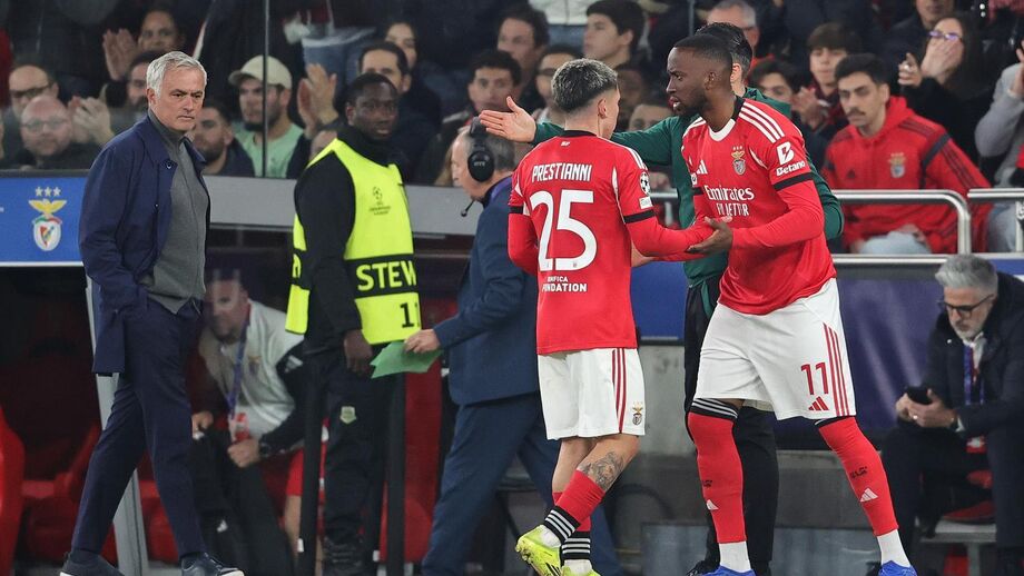 Lukebakio entrou para o lugar de Prestianni no Benfica-Real Madrid