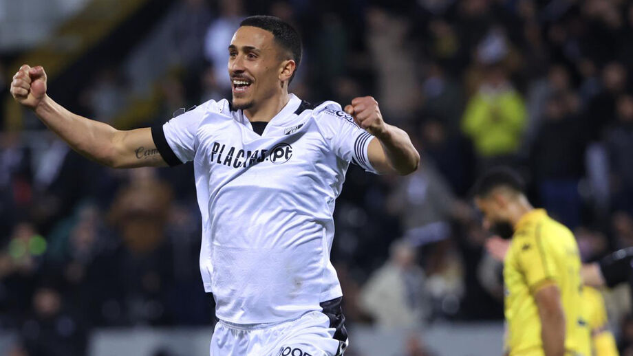 Abascal tem via aberta para o onze do V. Guimarães