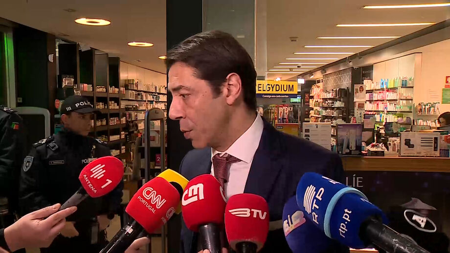 Presidente dos encarnados falou à comunicação social no Aeroporto Humberto Delgado