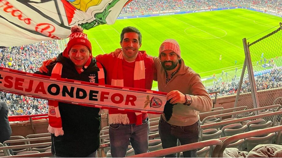 João Ricardo ao centro na foto