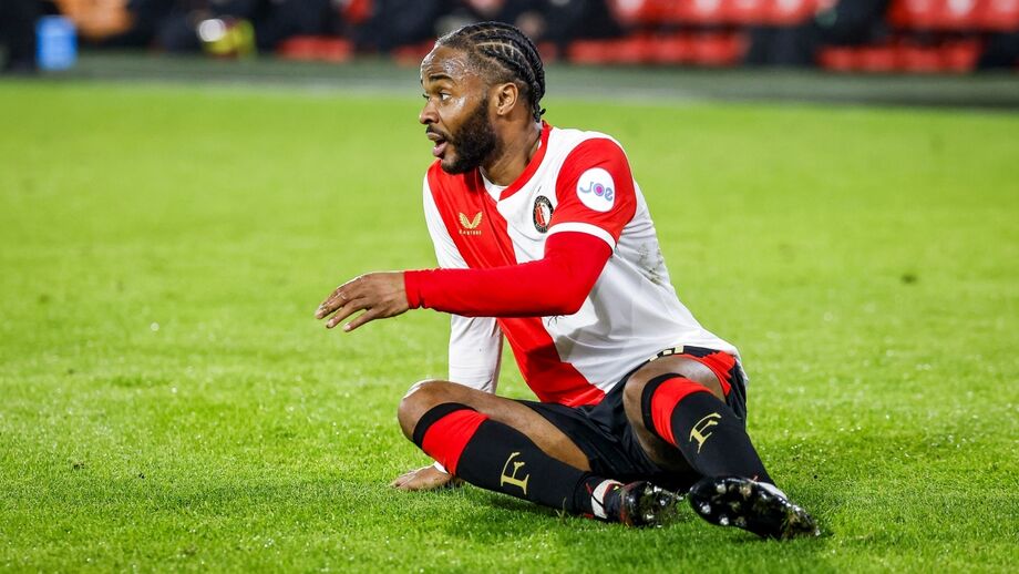 Sterling recebe apoio após críticas