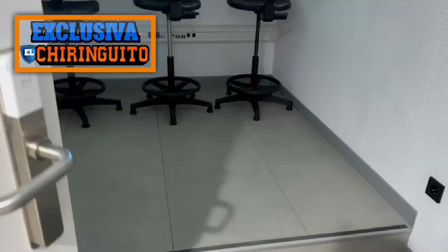 Estará na cabine de rádio número 6