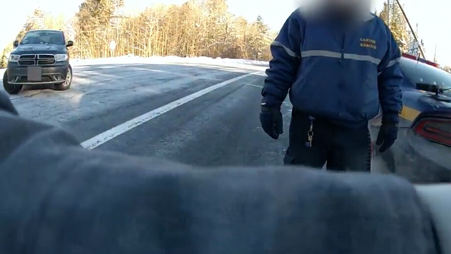  Condutor que não parou num sinal de stop e perde o controlo do veículo