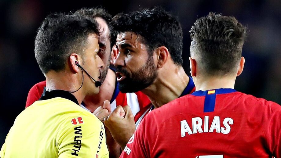 Diego Costa foi suspenso em 2019 por ofender o árbitro Gil Manzano