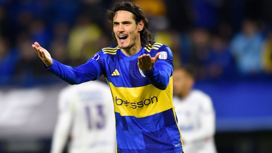 Cavani muito criticado