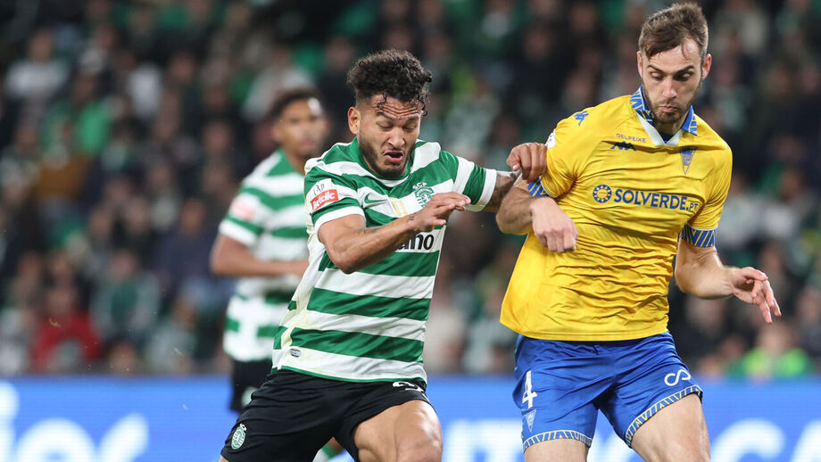 Luis Suárez em lance com ferro