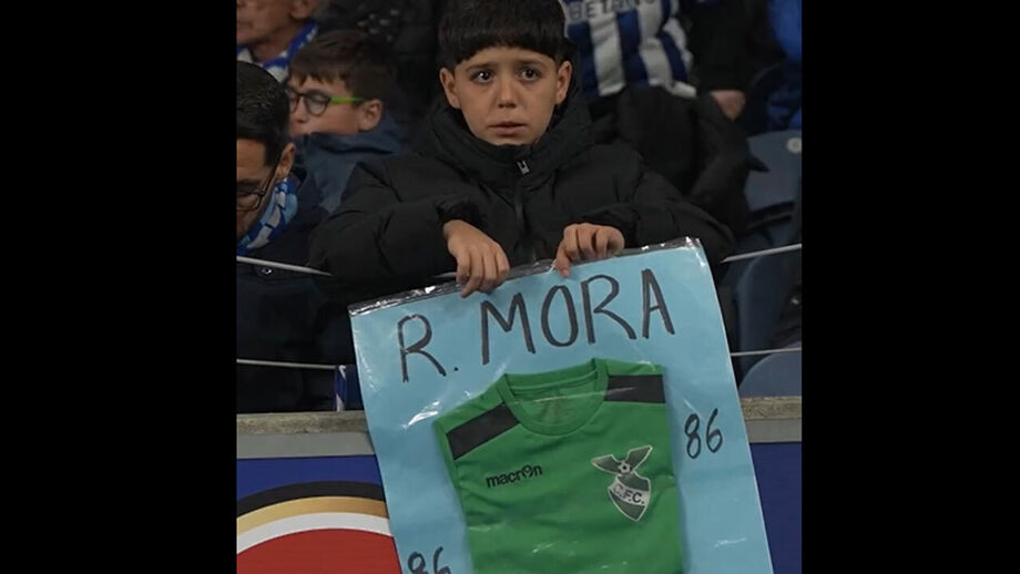 Médio do FC Porto com curiosa troca nas bancadas