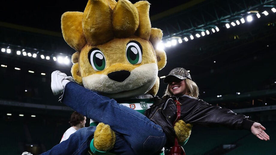 Atriz norte-americana assistiu esta sexta-feira ao triunfo dos leões frente ao Estoril 