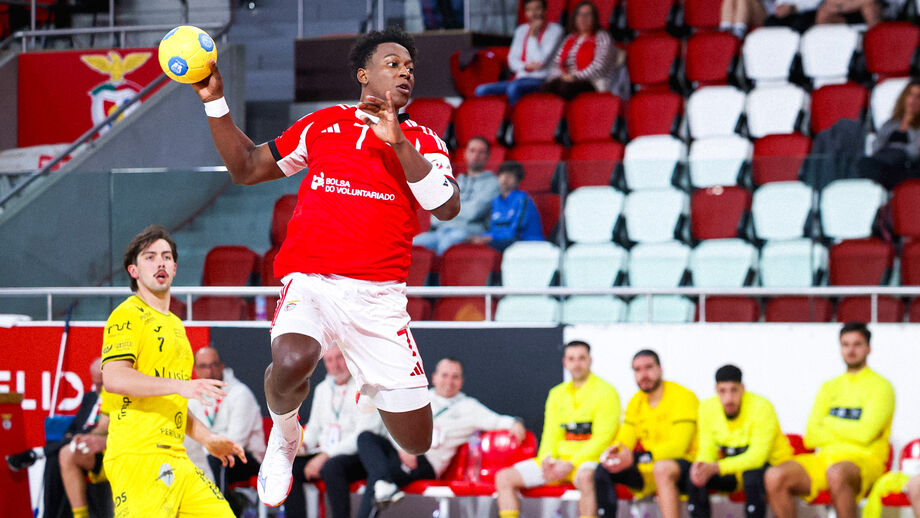 Benfica mantém série de vitórias após jogo contra ABC no Pavilhão da Luz