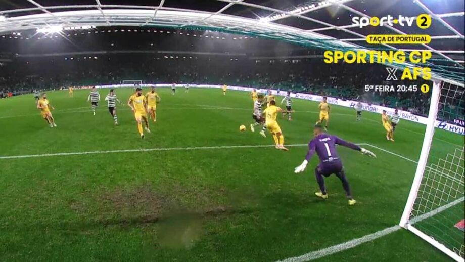 Calcanhar à chuva ficou na memória: Suárez elege o melhor golo na Liga