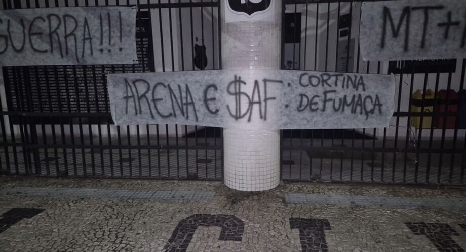 Adeptos do Santos apontam ainda à falta de transparência da SAF do Santos, que dizem ser uma 'cortina de fumaça'