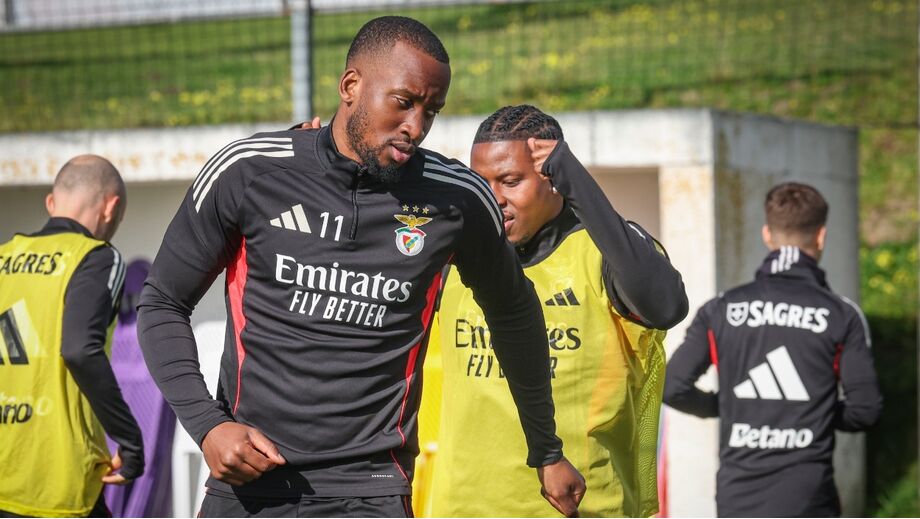 Lukebakio no relvado