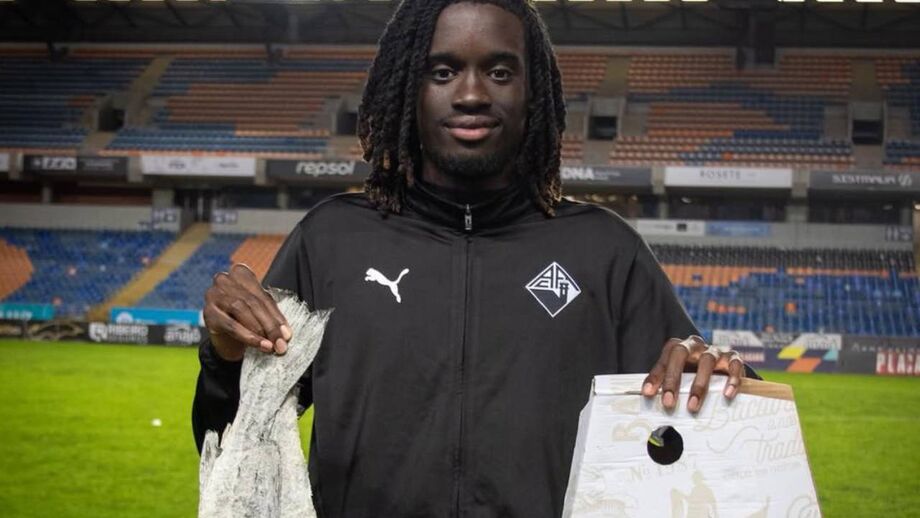 Beni exibe o 'troféu'