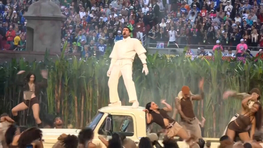 Atuação de Bad Bunny no Super Bowl anima o público