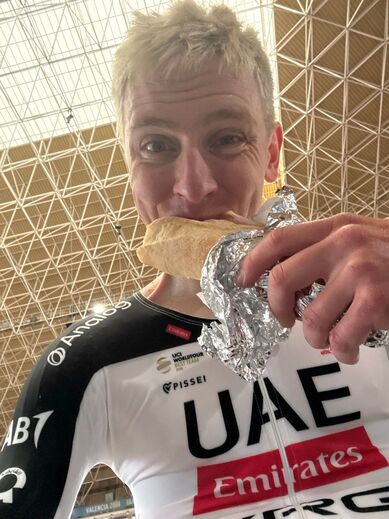 Pogacar queixa-se de falta de respeito durante treino