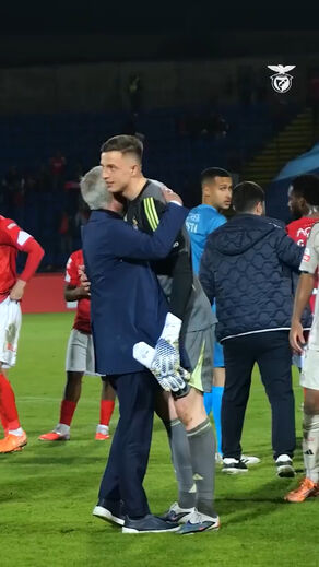 Trubin ouviu palavras de apoio de Mourinho e confiança mantém-se inabalável 