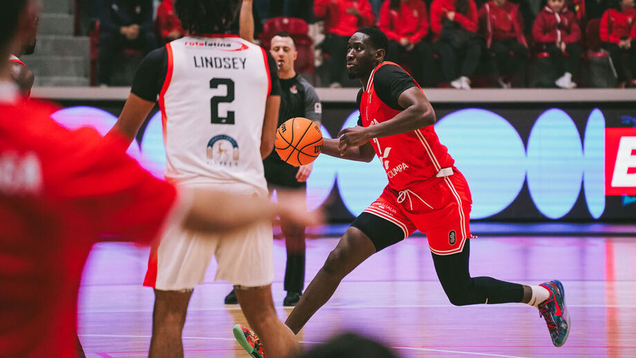 Mike Fofana em ação no jogo entre Sp. Braga e Vasco da Gama