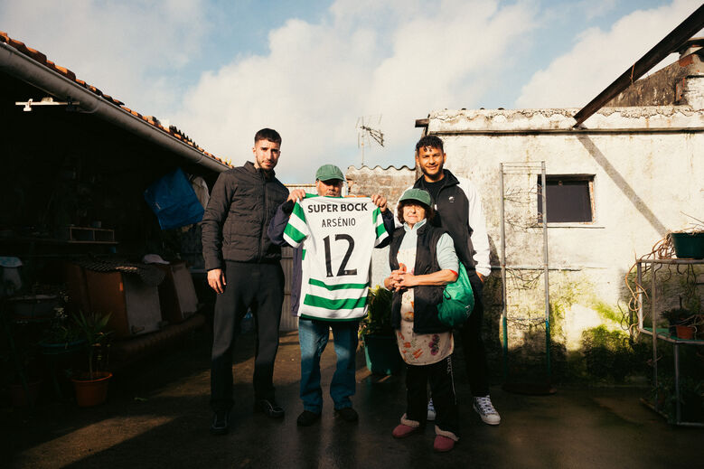 Dupla deixou camisola e cachecol... além de um convite especial