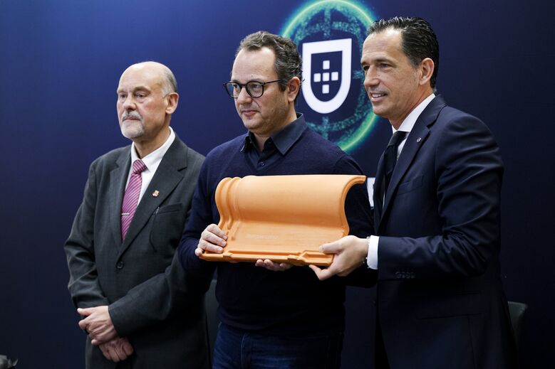 Pedro Proença assina protocolo com Gonçalo Lopes e Carlos Mota Carvalho