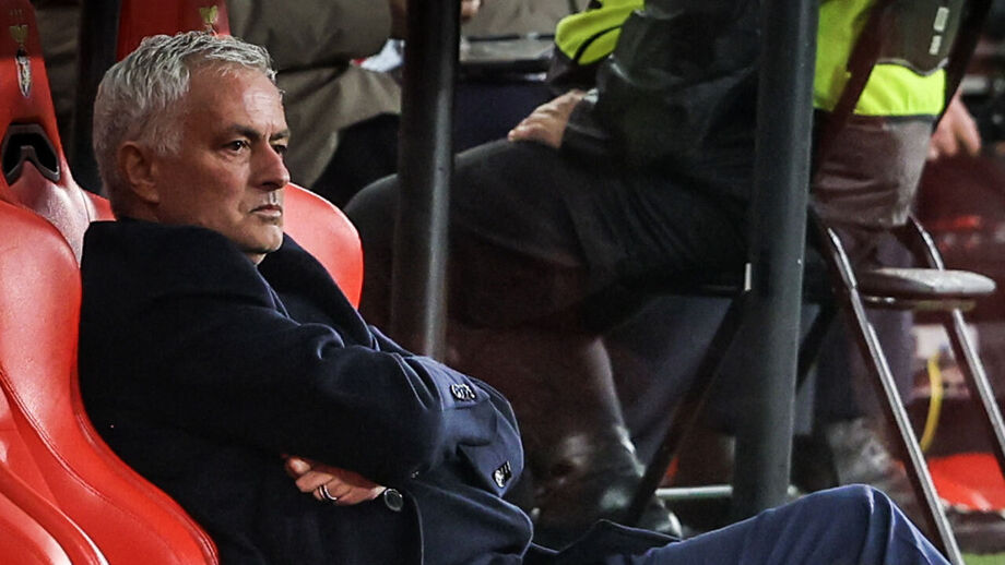 Mourinho no banco do Benfica