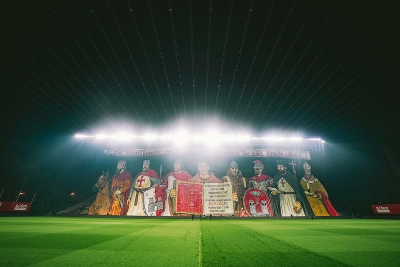 A tarja preparada para o dérbi deste sábado