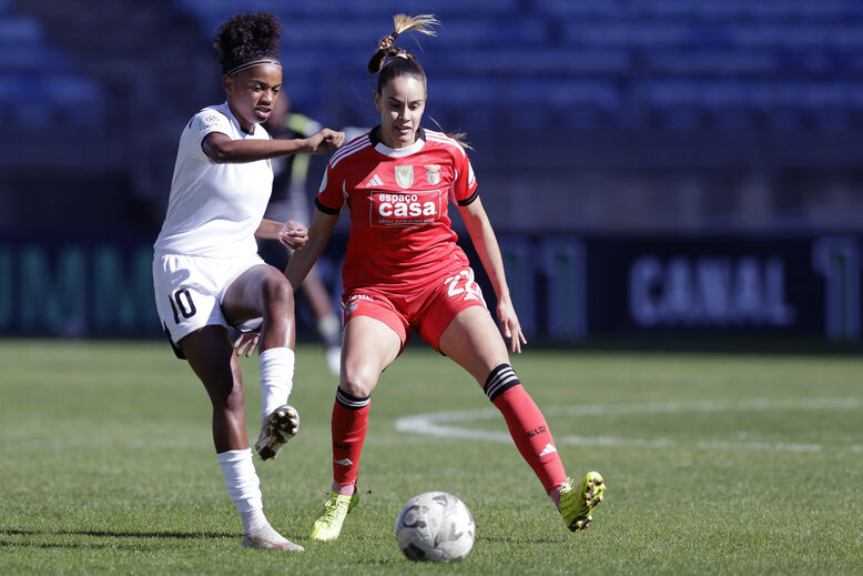 Lidiane Antunes (Damaiense) e Diana Gomes (Benfica)