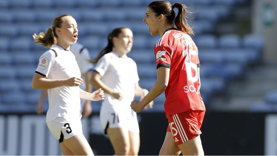 Carole Costa festeja
