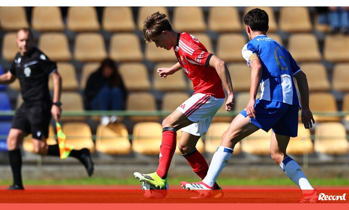 Benfica-FC Porto, 0-0 (1.ª parte) - Juvenis - Jornal Record