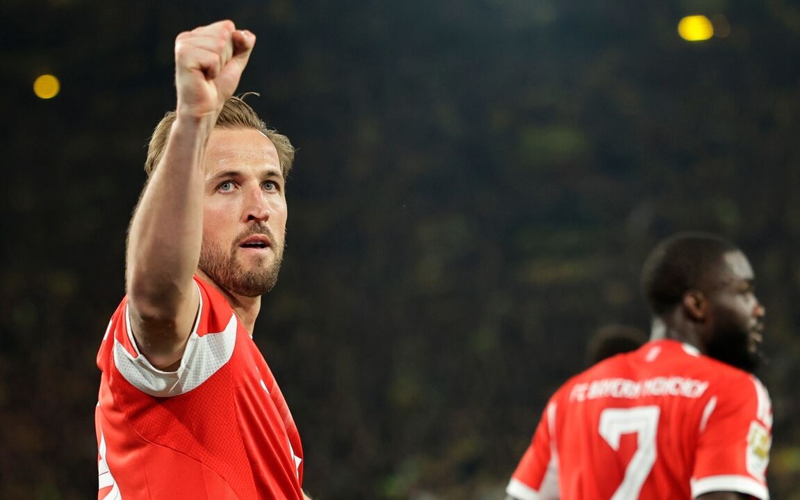 Harry Kane celebra renovação com o Bayern Munique
