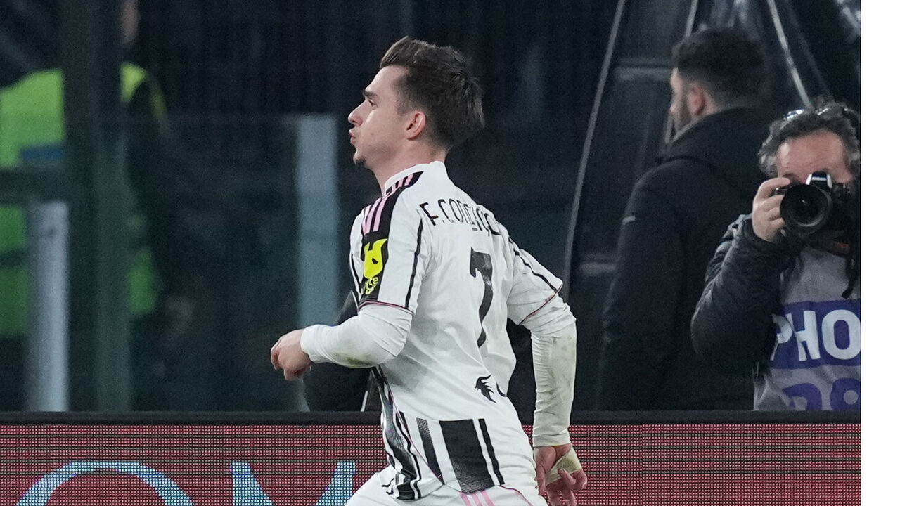 Francisco Conceição marca golo contra a Roma na Serie A