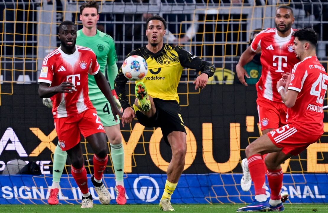 Felix Nmecha, jogador do Borussia Dortmund, volta a Inglaterra