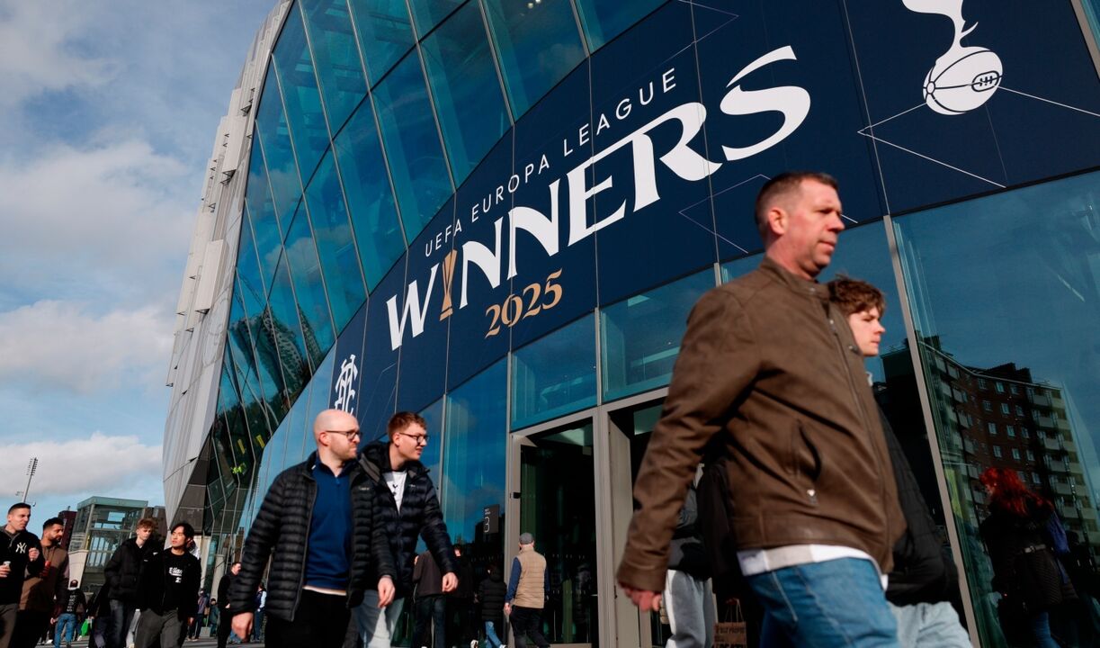 Tottenham procura um diretor desportivo para substituir Fabio Paratici