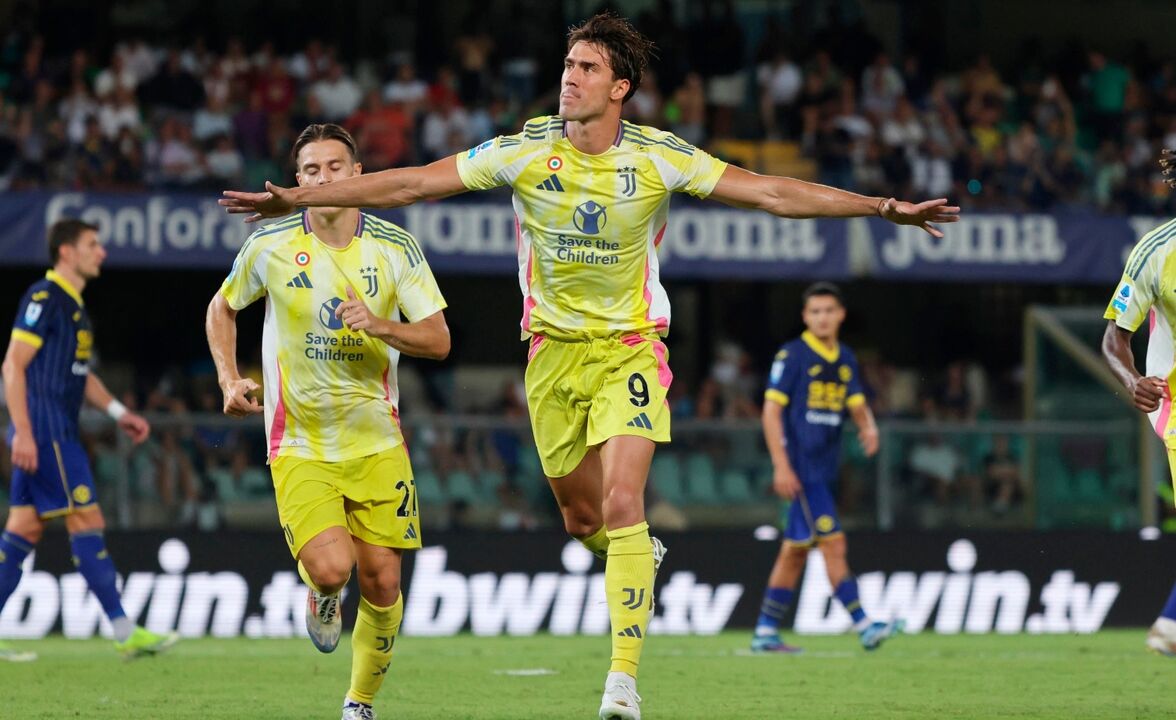 Vlahovic, jogador da Juventus, em campo