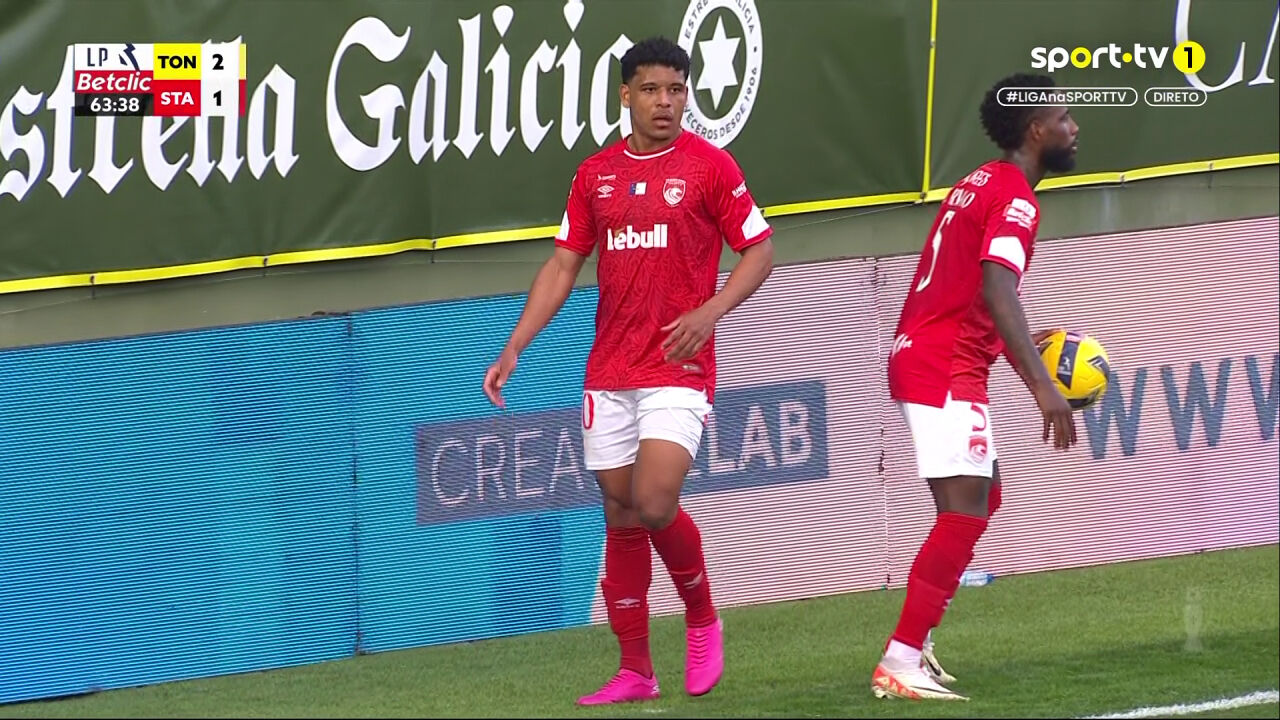 Vinícius Lopes foi substituído aos 64 minutos