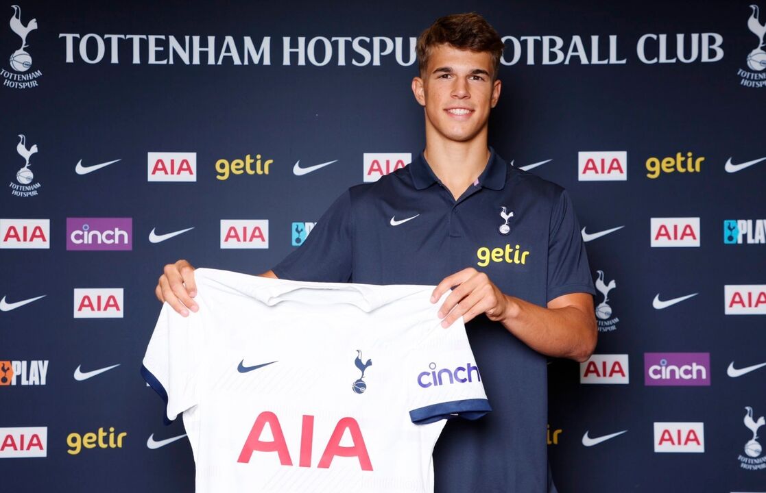 Luka Vuskovic, novo reforço do Tottenham, está emprestado ao Hamburgo