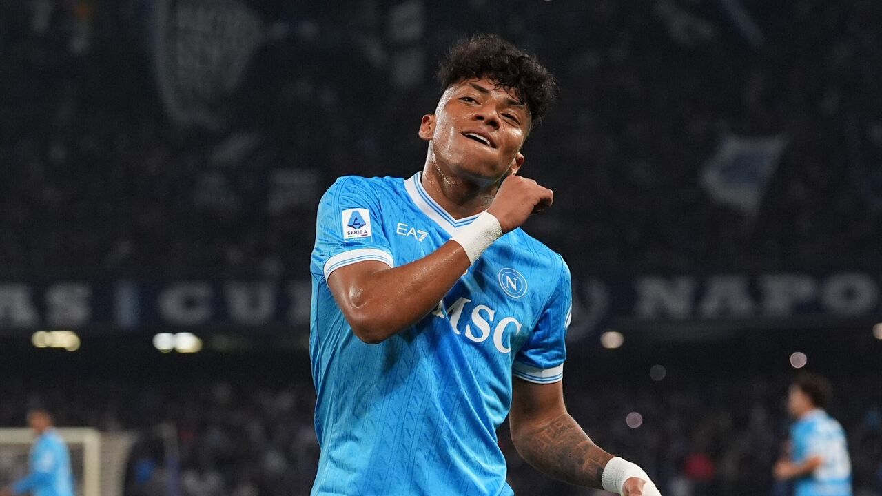 Alisson celebra golo contra o Torino