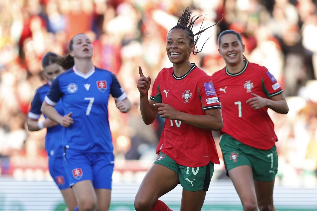 Portugal goleia Eslováquia