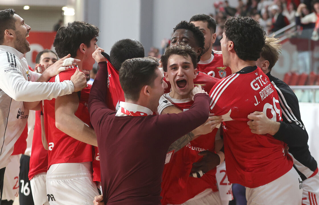 Benfica empata com FC Porto no andebol e evita a derrota