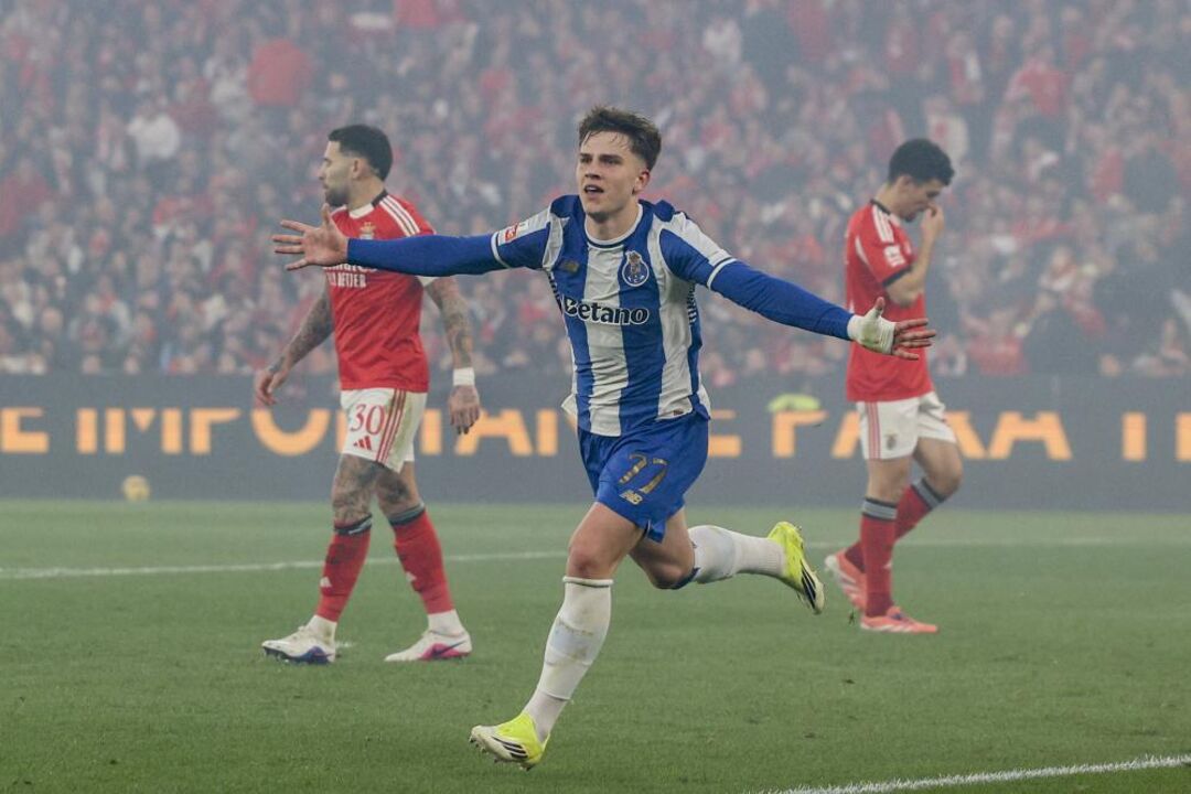 Pietuszewski festeja golo apontado ao Benfica