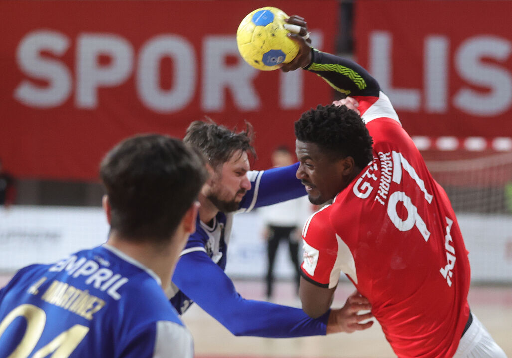 Andebol: Jogo da Liga Europeia entre FC Porto e Benfica