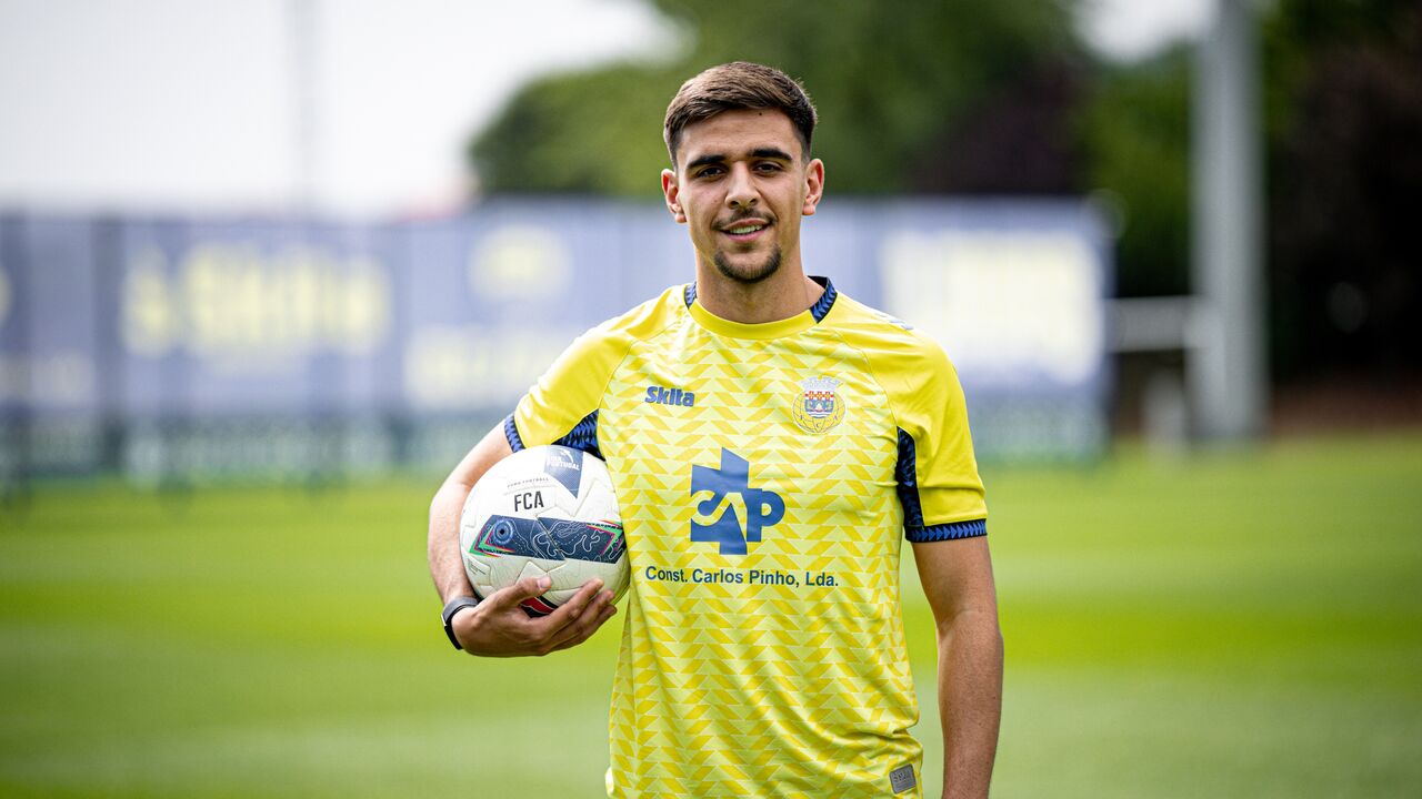 Diogo Monteiro destaca-se no Arouca após titularidade consistente