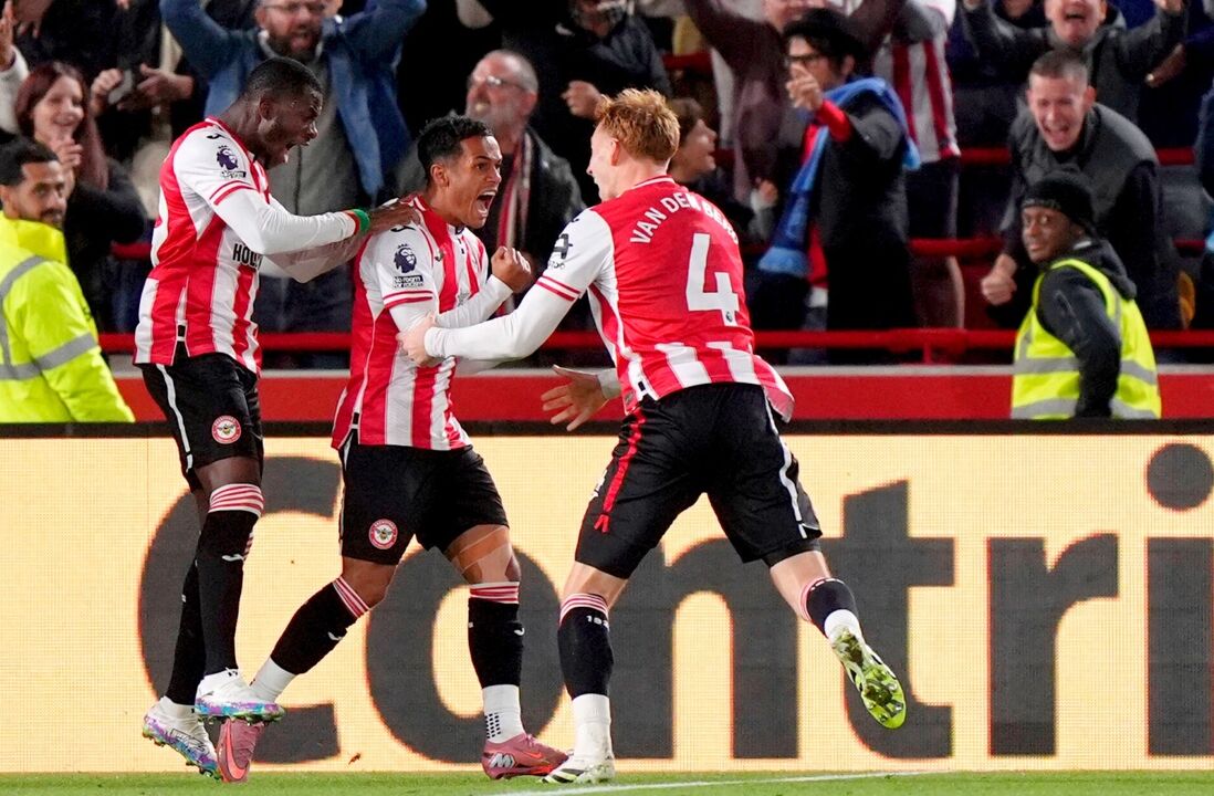 Dirigente do Brentford recorda negócios falhados com Eze, Mudryk e Olise