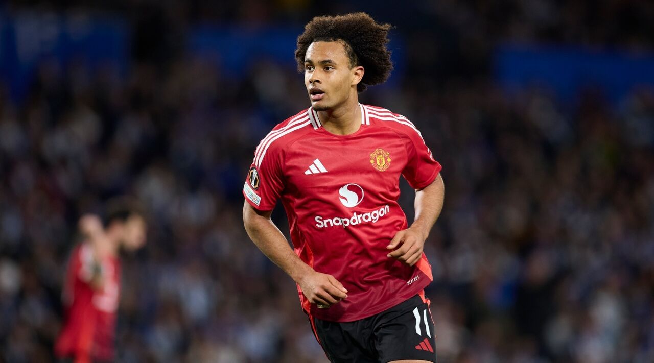 Zirkzee pondera saída do Manchester United face à falta de oportunidades