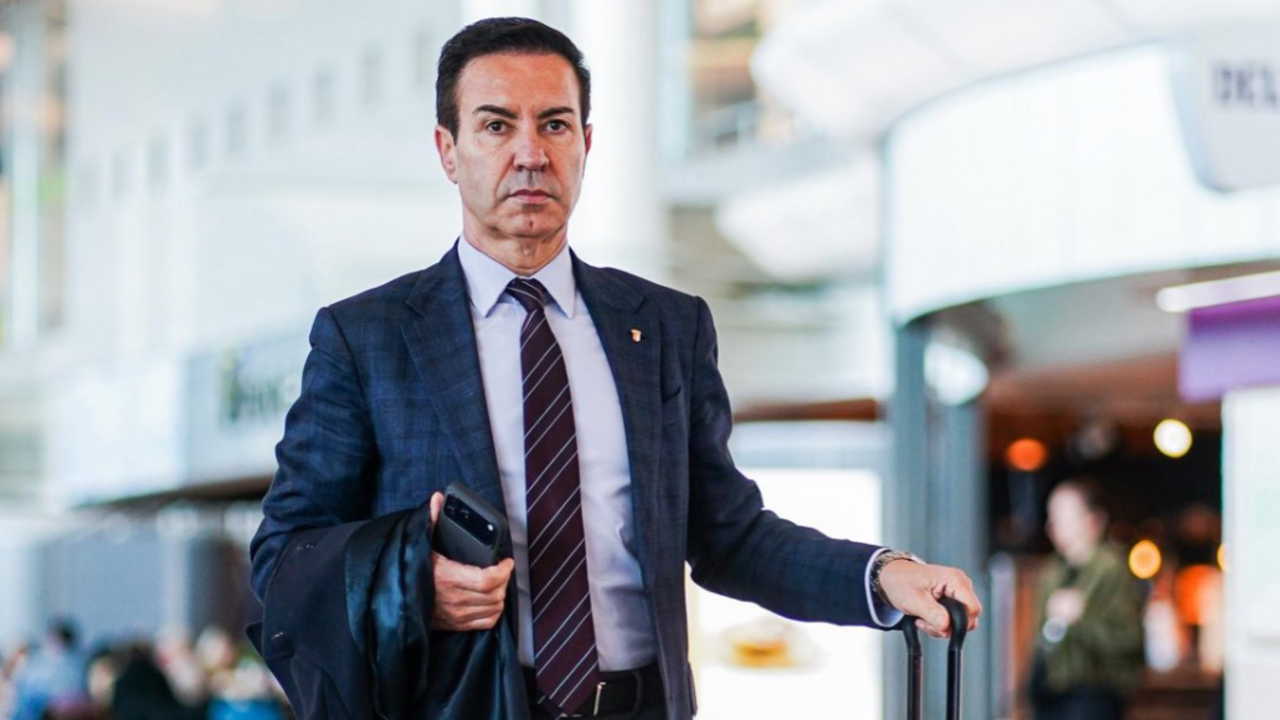 António Salvador, presidente do Sp. Braga, no aeroporto